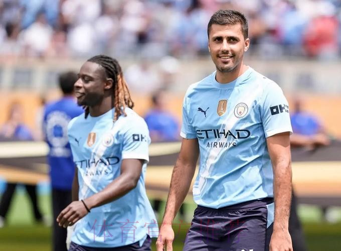 本泽马谈对曼城的勺子点球:一直在等待合适的时机