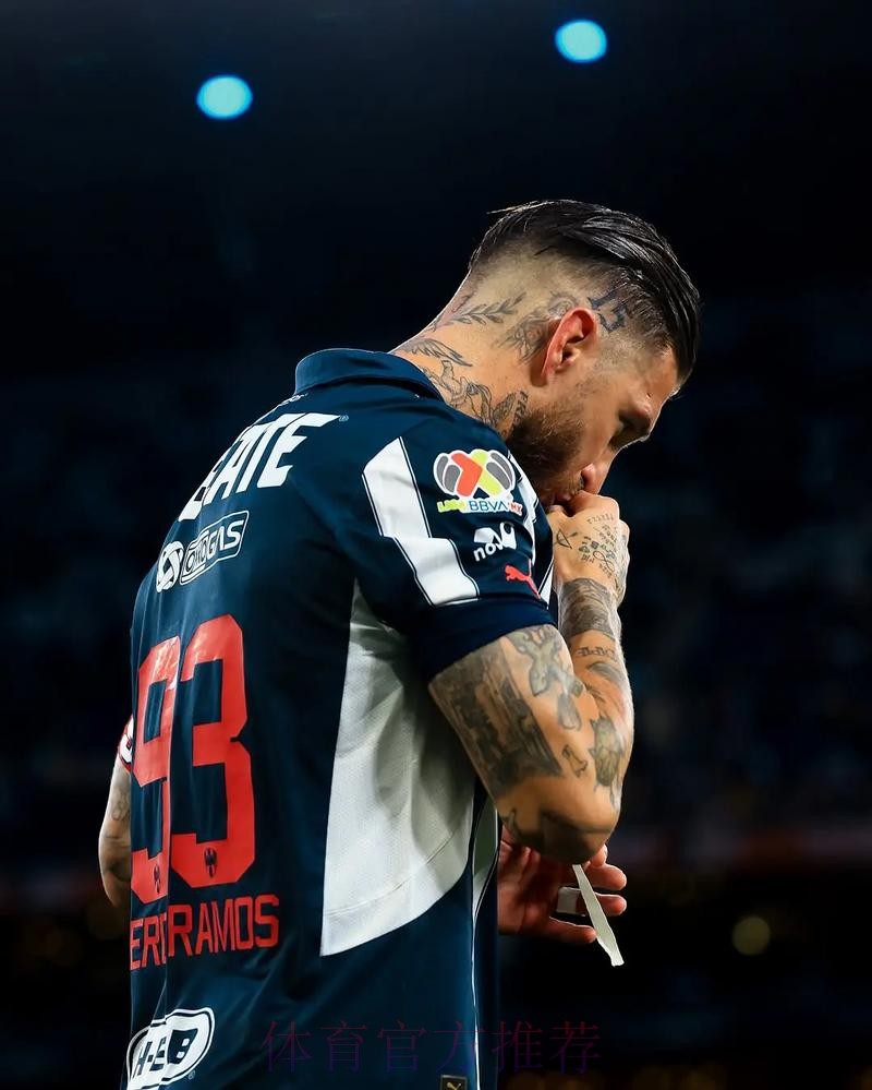 埃瓦尔主帅:拉莫斯确实手球 但不确定是否该判 埃瓦尔主帅:拉莫斯确实手球 但不确定是否该判