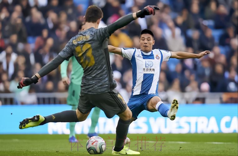 库爹!开场2分钟扑出单刀 4神作击碎红军逆转梦 库爹!开场2分钟扑出单刀 4神作击碎红军逆转梦